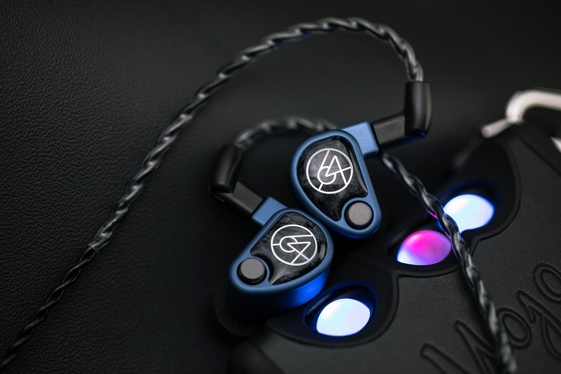 64 audio u4s in-ear headphones with chord mojo 2 portable dac and headphone amplifier